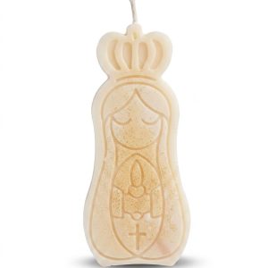 Colección artesanal de velas decorativas y figuras aromáticas