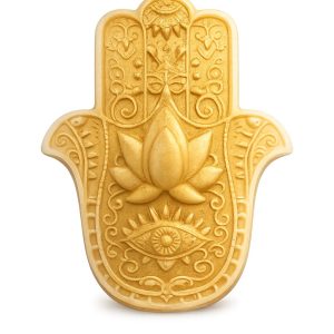 Colección artesanal de velas decorativas y figuras aromáticas